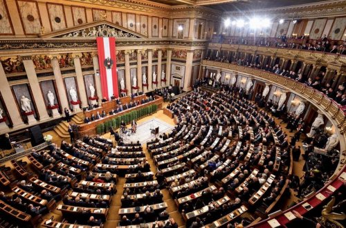 Avstriyada koronavirusa qarşı məcburi peyvənd tətbiq ediləcək