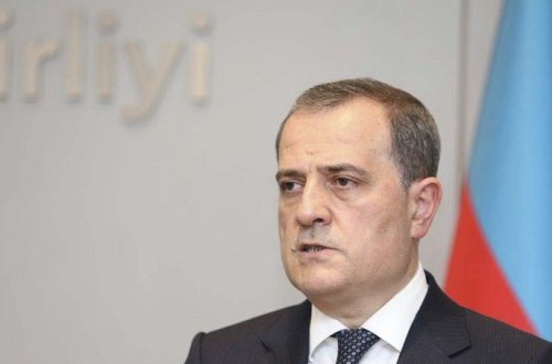 Ceyhun Bayramov Aİ komissarı ilə ərazilərin minalardan təmizlənməsini müzakirə edib