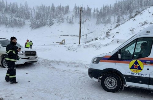 Rusiyada mədəndə qar uçqunu: Ölən var - VİDEO