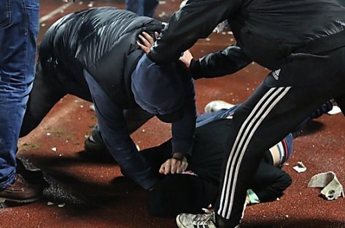 Toyda kütləvi dava: Gəlin qohumlarını məhkəməyə verdi - VİDEO