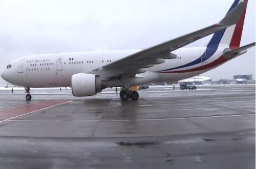 Makron Rusiyaya gəlib