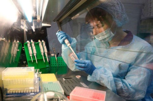 Alimlər koronavirusdan ölüm riskini azaltmağın yolunu tapıblar