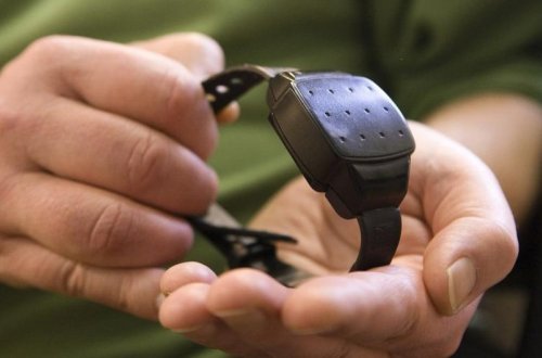 Rüşvət alan həkimə elektron qolbaq taxılacaq - MƏHKƏMƏ