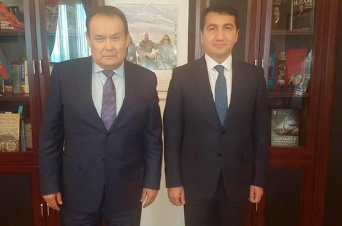 Hikmət Hacıyev Bağdad Amreyevlə görüşdü
