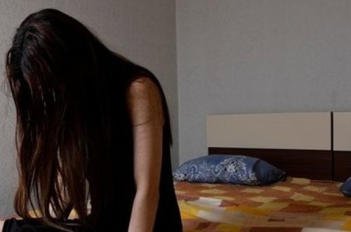 Səhər görüb ki, arvadının evindən kişi çıxır - MƏHKƏMƏ