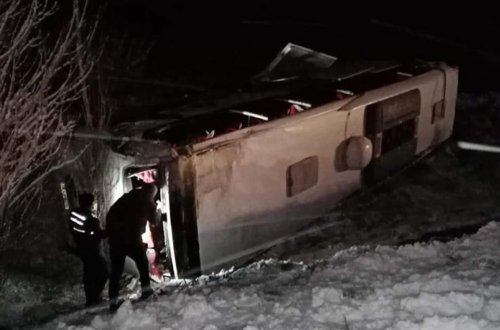 Türkiyədə sərnişin avtobusu aşıb, 21 nəfər yaralanıb