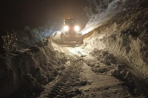 Türkiyədə 17 hərbçi və 4 bələdiyyə işçisi qara görə köməksiz qaldı