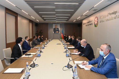 Ceyhun Bayramov İraqın xarici işlər nazirinin müavini ilə görüşüb