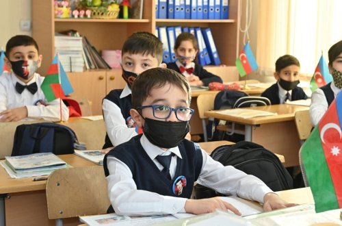 COVID-19-a görə bağlanan daha iki məktəb əyani tədrisə qayıdıb