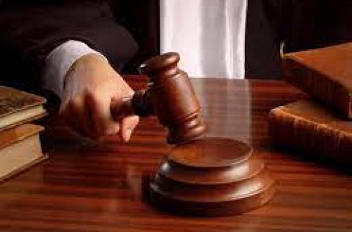 Bakıda arvadını uşaqlarının gözü önündə öldürmək istəyən şəxsə hökm oxunub