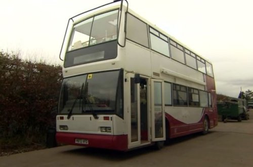 Cütlük ikimərtəbəli avtobusu xəyallardakı evə çevirdi - VİDEO