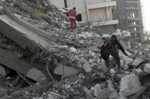 Nigeriyada tikilməkdə olan bina uçub, dağıntılar altında qalanlar var