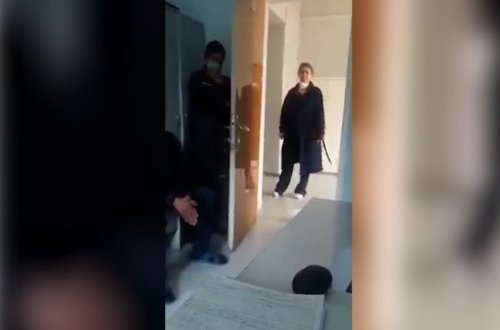 Bakıda həkimlər xəstələrin gözü önündə bir-birini TƏHQİR ETDİLƏR: “Qızın yaşındadır, niyə otağa salmışdın?” - VİDEO