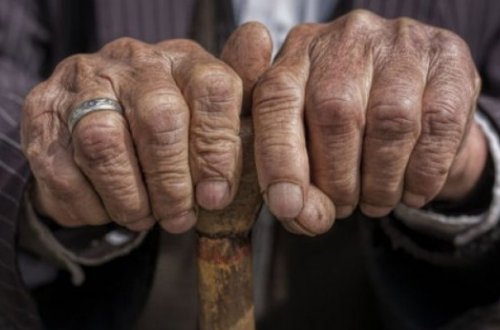 Azərbaycanda 82 yaşlı kişi özünü öldürdü