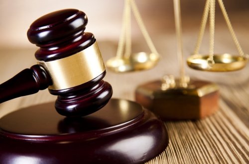 Abşeronda iş yoldaşını qətlə yetirən şəxs hakim qarşısına çıxarılır