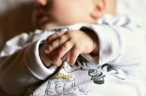 В Москве женщина выкинула из окна своего новорожденного ребенка