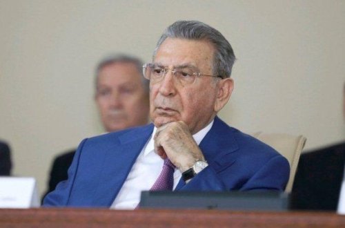 Ramiz Mehdiyevin kitablarını kimlər yazırmış? - SİYAHI