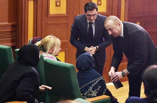 O fotodakı şəhid anası dünyasını dəyişdi (FOTO)