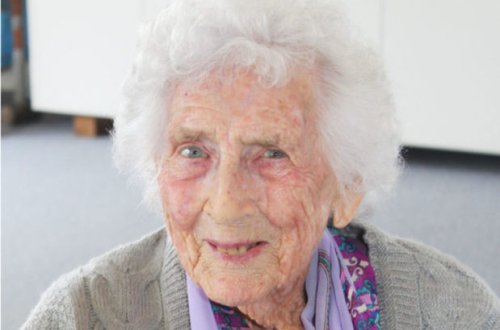 Yüz yaşlı qadın uzunömürlülüyün sirrini açdı