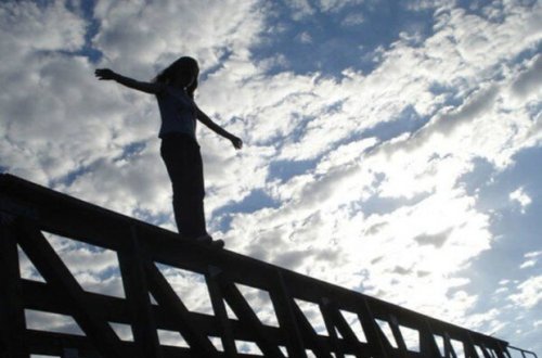 В школе рассказали о дальнейшей судьбе школьницы, которая совершила попытку суицида - ОБНОВЛЕНО