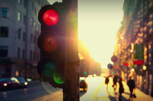 Bakıda avtomobil 47 yaşlı qadını vurub