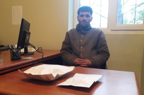 Ağsuda keçmiş məhkumdan “Kalaşnikov” avtomatı və narkotik vasitə aşkarlanıb