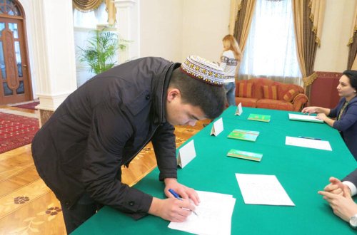 Türkmənlər Bakıda özlərinə yeni prezident seçəcəklər