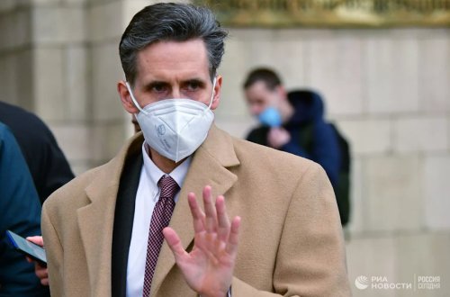 Rusiya ABŞ səfirinin müavinini ölkədən çıxarıb