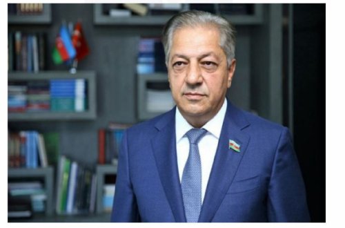 Məhkəmə Bəxtiyar Hacıyevin Cavanşir Feyziyevə qarşı şikayətini icraata götürməyib