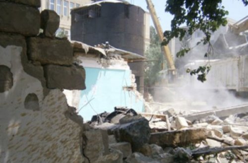 İmişlidə DƏHŞƏT: Kişi beton hasarın altında qalaraq öldü