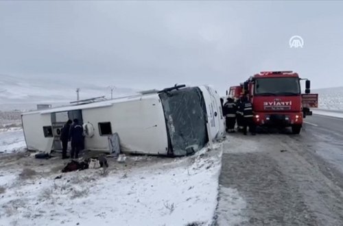 Türkiyədə avtobus aşıb, 5 nəfər ölüb, 26 nəfər yaralanıb