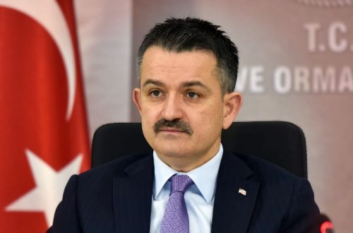 Türkiyəli nazir koronavirusa yoluxub