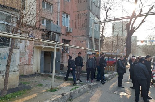 Bakıda qətlə yetirilən ana və 2 azyaşlı övladı dəfn olunub - TƏFƏRRÜAT