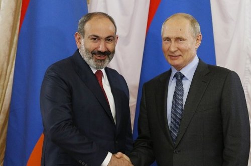 Putin Paşinyanla üçtərəfli bəyanatların icrasını müzakirə edib