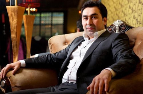 Эльтон Гусейналиев поет на свадьбах за 50 000 манатов? - ВИДЕО