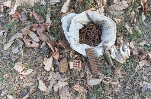 Samuxda parkda silah-sursat tapılıb