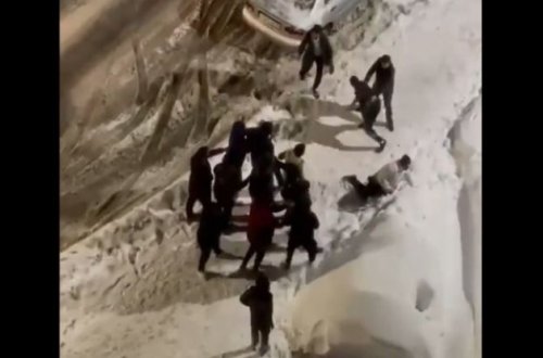 Azərbaycanlılarla hindistanlı tələbələr arasında dava - VİDEO