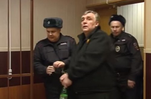 Rusiyada “qanuni oğru” həbsdən qaçdı