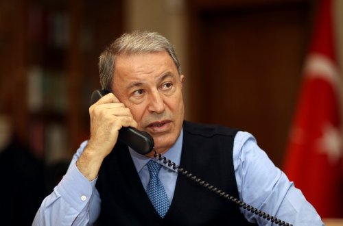 Türkiyə və Ukrayna müdafiə nazirləri arasında telefon danışığı olub