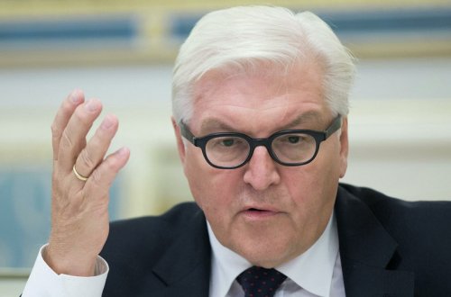 Штайнмайер призвал Путина остановить войну на Украине