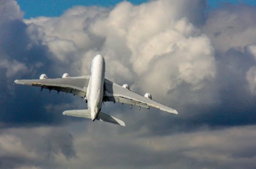 Avropa İttifaqı Rusiya aviaşirkətləri üçün hava məkanını bağlayır