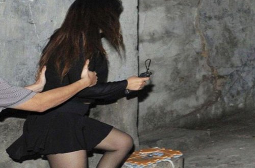 Bakıda 34 yaşlı kişi sevgilisini gecəyarısı küçədə döydü - TƏFƏRRÜAT