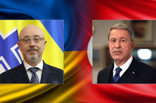 Reznikovla Akar arasında telefon danışığı: Türkiyə yenidən Ukraynaya yardım təklif etdi - FOTO