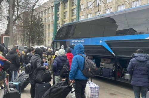 Ukraynadan Moldovaya keçən azərbaycanlıların növbəti qrupu Vətənə yola düşüb - FOTO