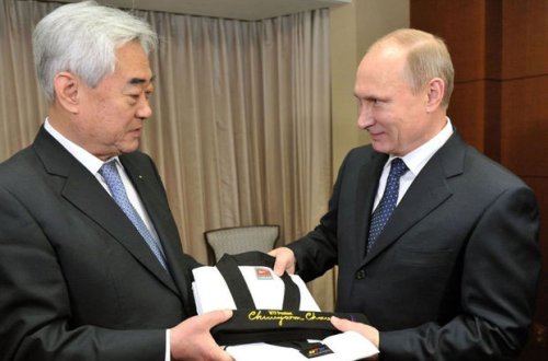 Putinə verilən qara kəmər geri alındı