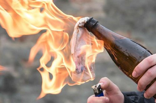 Ukraynalılar özünümüdafiə üçün Molotov kokteylləri hazırlayırlar - VİDEO