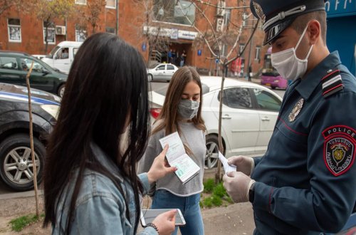 Ermənistanda maska qadağası ləğv olunub