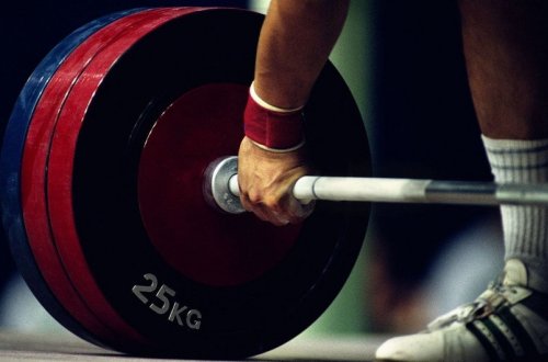 Rusiyalı ağır atletləri beynəlxalq yarışlardan kənarlaşdırıb