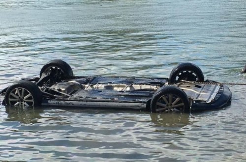 İmişlidə avtomobil su kanalına aşdı: Ölən var