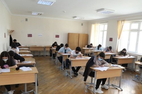 Bu gün 22 mindən çox şagird buraxılış imtahanı verəcək
